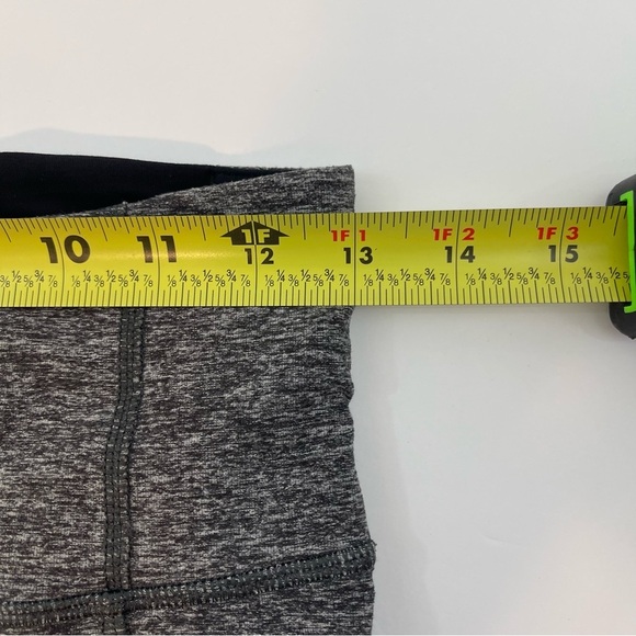 Lululemon Run Turn Around Tight Ruched High Rise in Size 6 - Picture 8 of 12